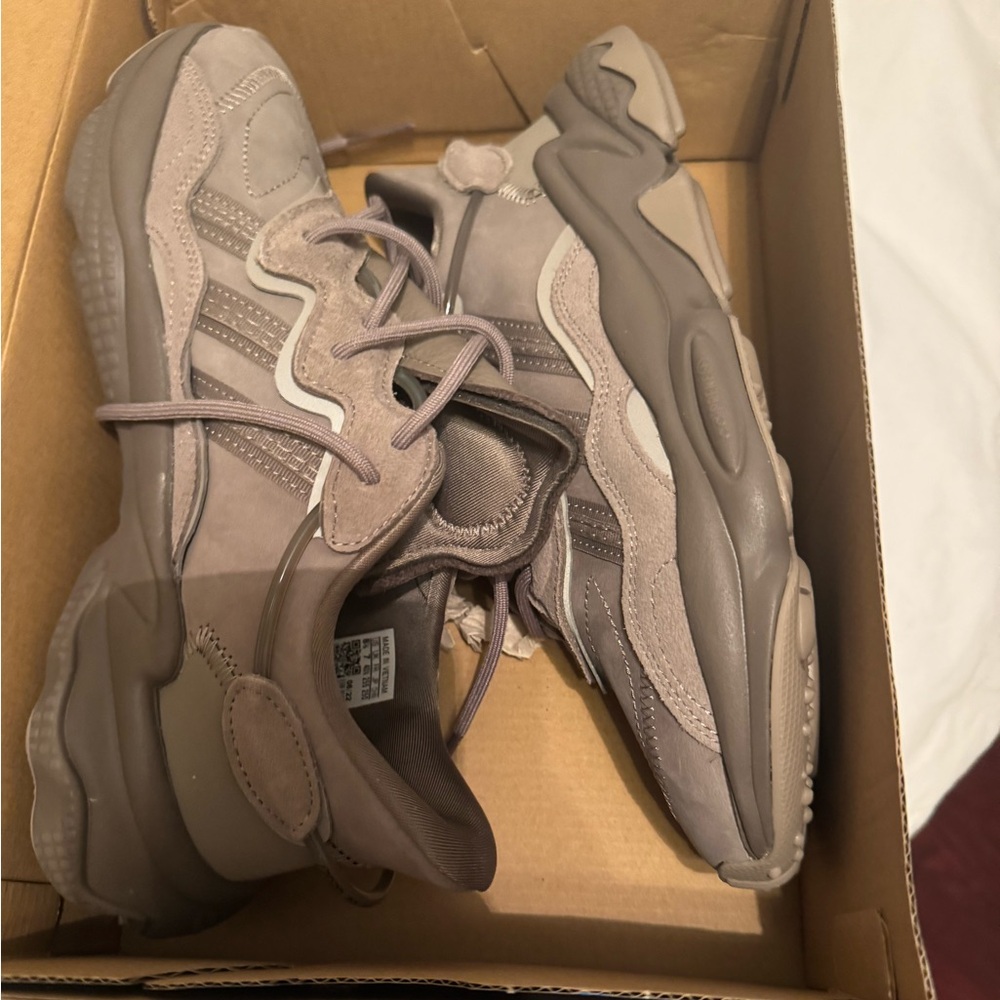 Adidas Ozweego Sneakers in Gray/Brown

Never worn

Size 8.5 though run wide